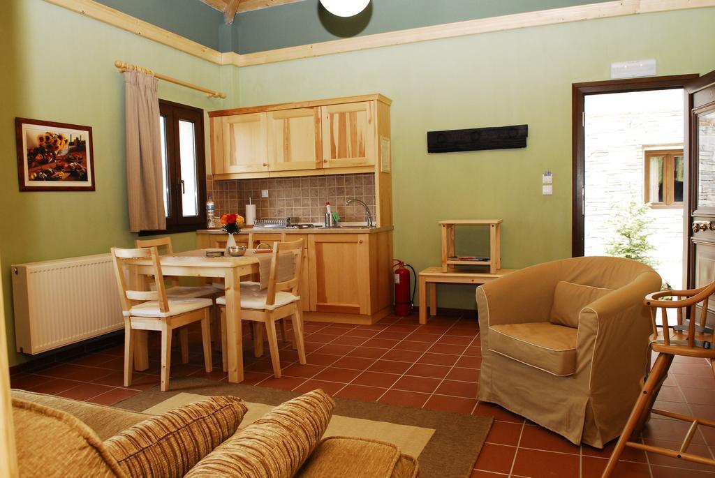 916 Mountain Resort Xanthi Rum bild